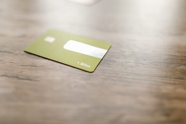 Best Credit Monitoring Services US 2026: Protect Your Credit and Identity - Card Punch